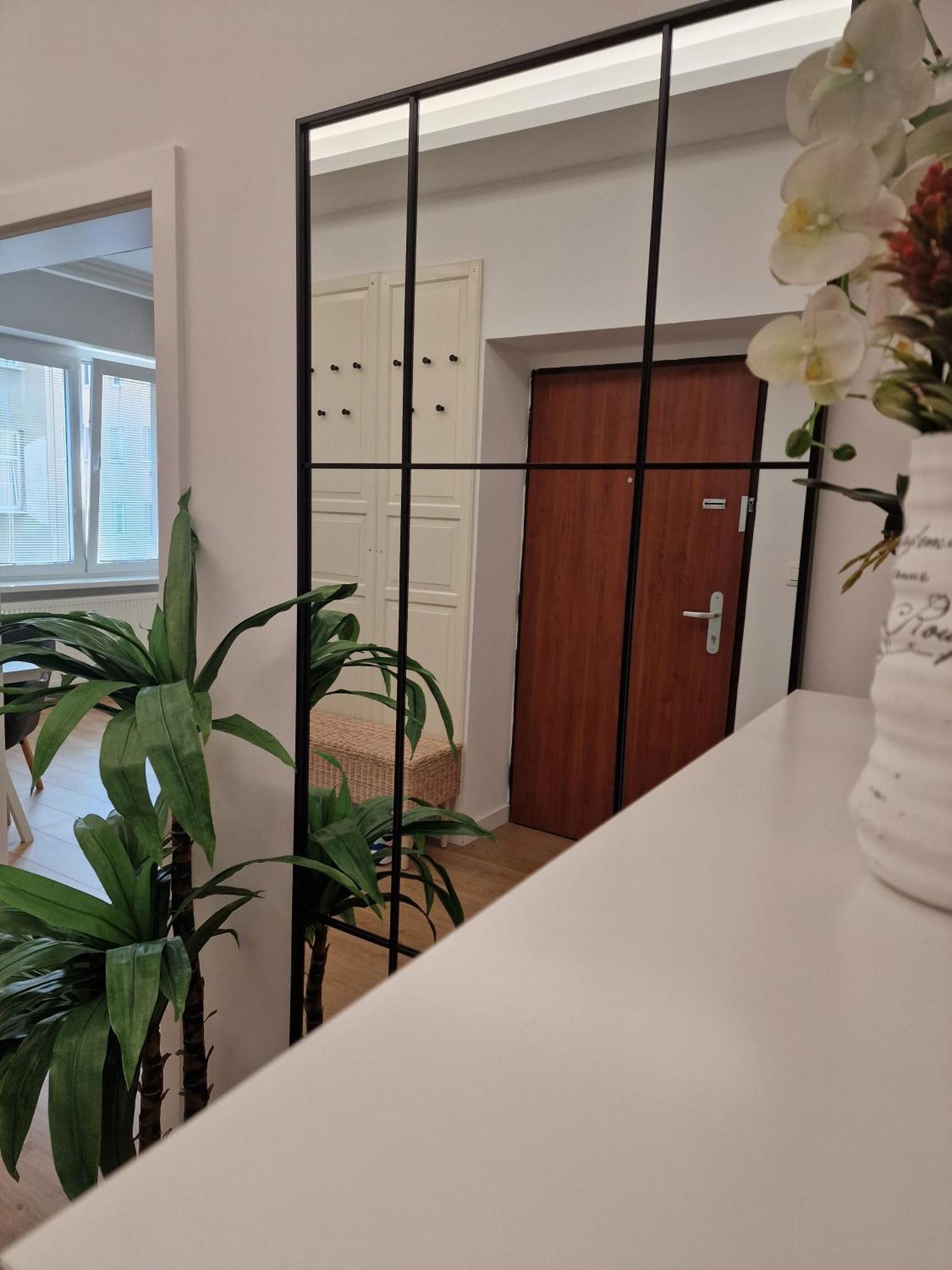 Old Town Apartment - 2 Bedrooms, Self Check-In Bratislava Exterior foto