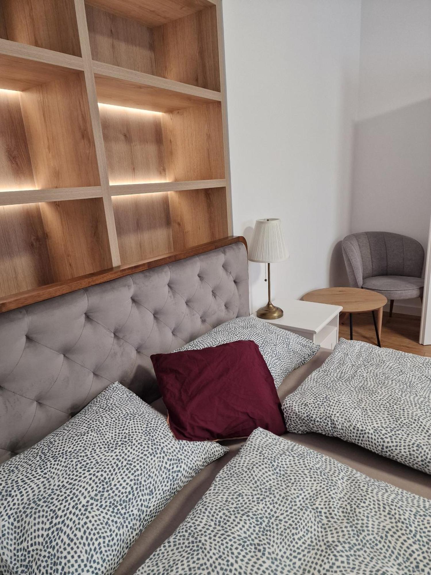 Old Town Apartment - 2 Bedrooms, Self Check-In Bratislava Exterior foto