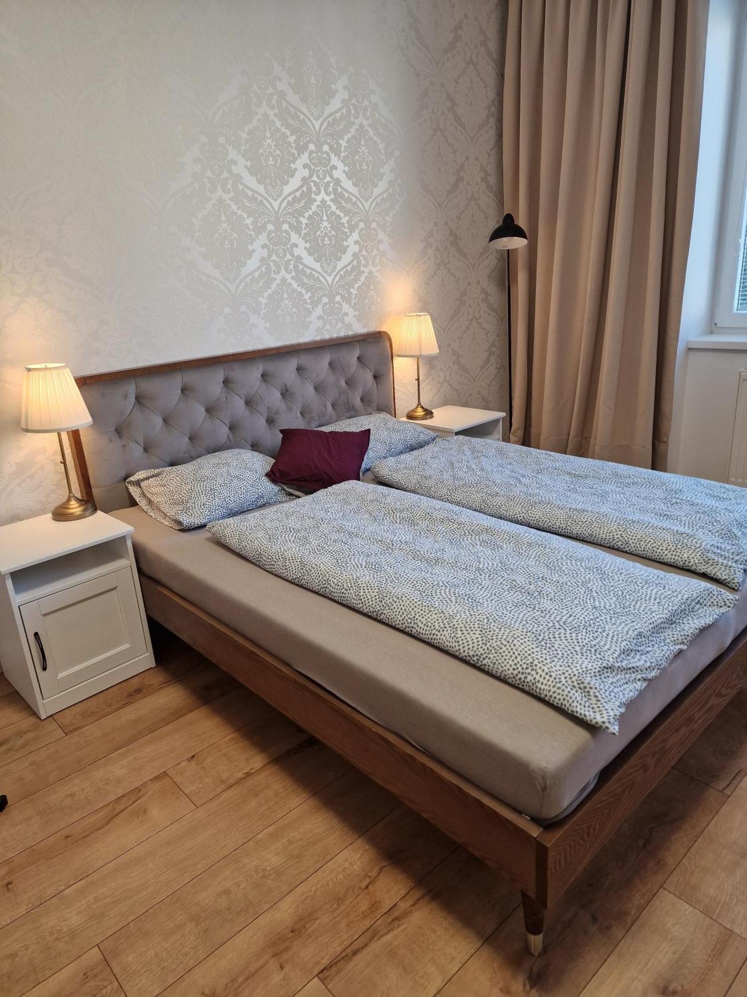 Old Town Apartment - 2 Bedrooms, Self Check-In Bratislava Exterior foto